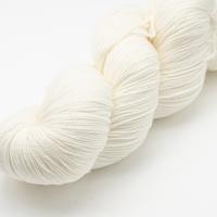  943 White